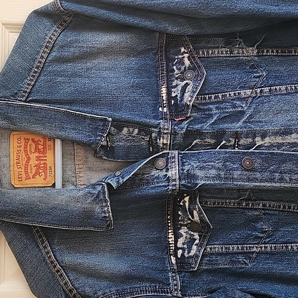 Levi's Distressed Blue Denim Jacket - Picture 2 of 6
